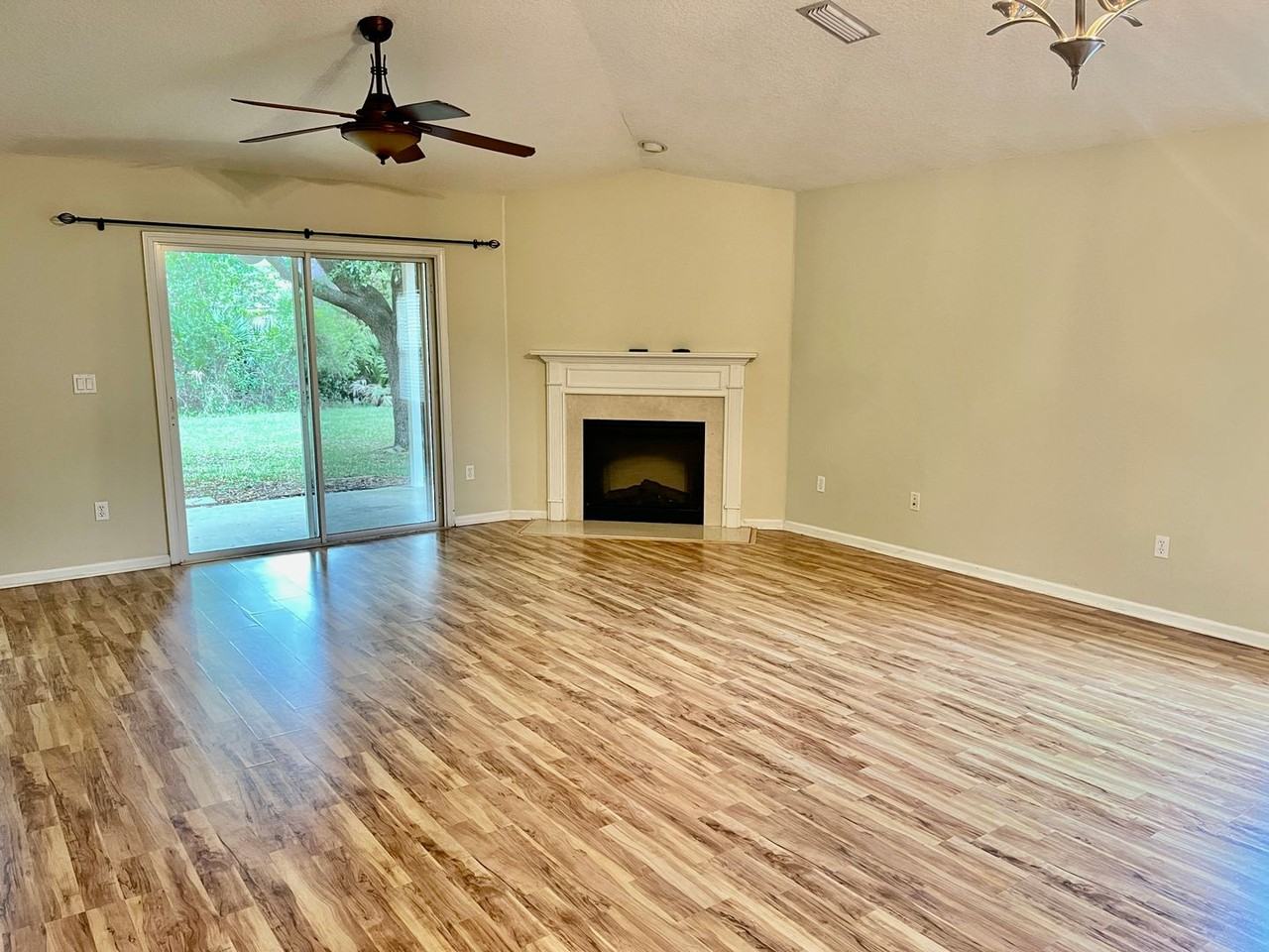 86197 Vegas Blvd - Photo 2 of 9