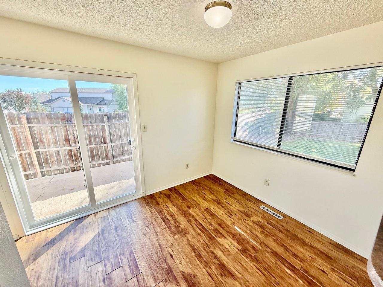 706 22nd St Sw - Photo 5 of 17