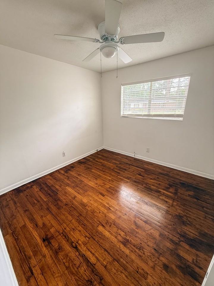 1409 Southwood Dr - Photo 6 of 7