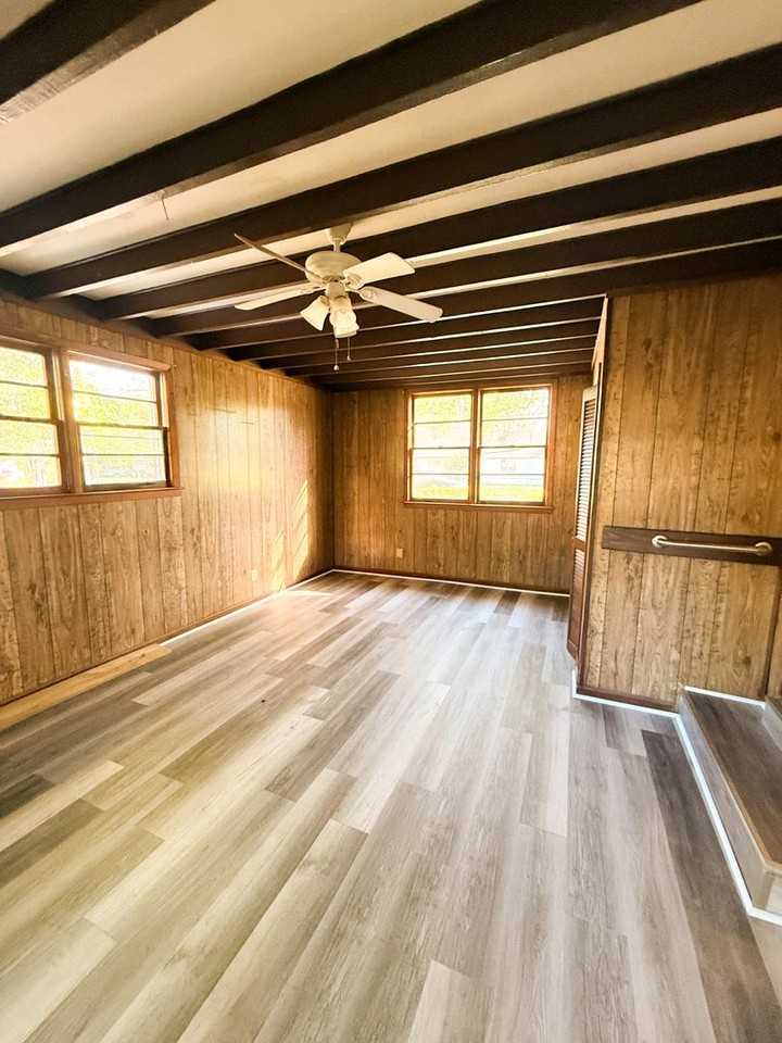 1404 Lake Park Rd - Photo 4 of 12