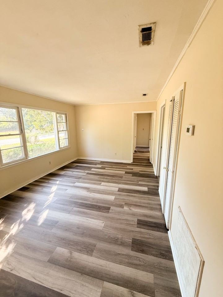 1404 Lake Park Rd - Photo 6 of 12