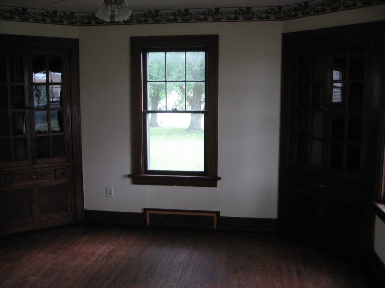 419 E Pettit Ave - Photo 5 of 13