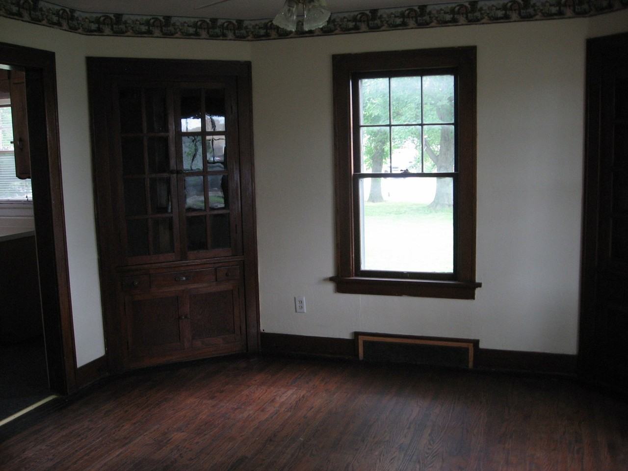 419 E Pettit Ave - Photo 6 of 13