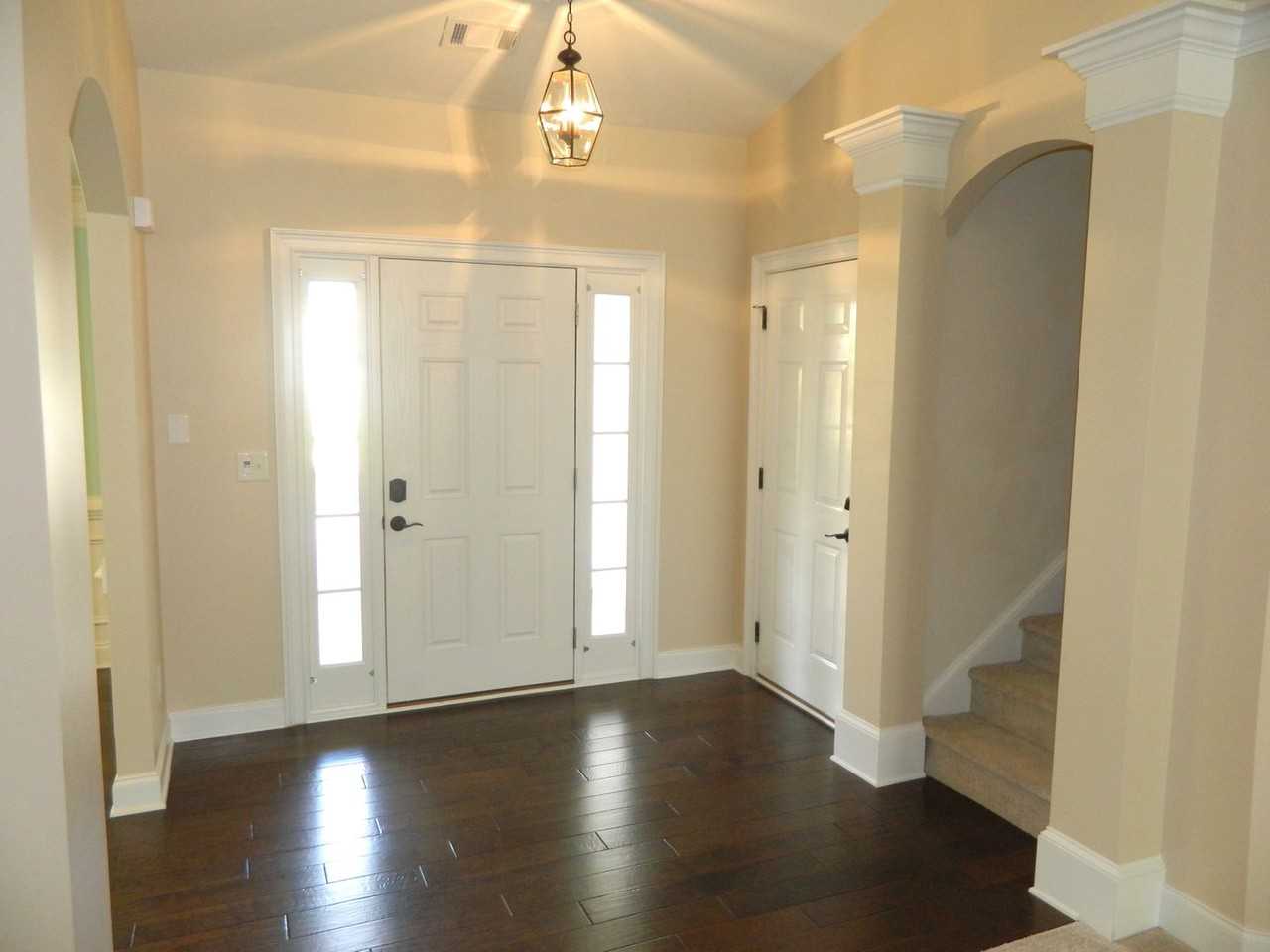 9515 Berwick Ct - Photo 5 of 44