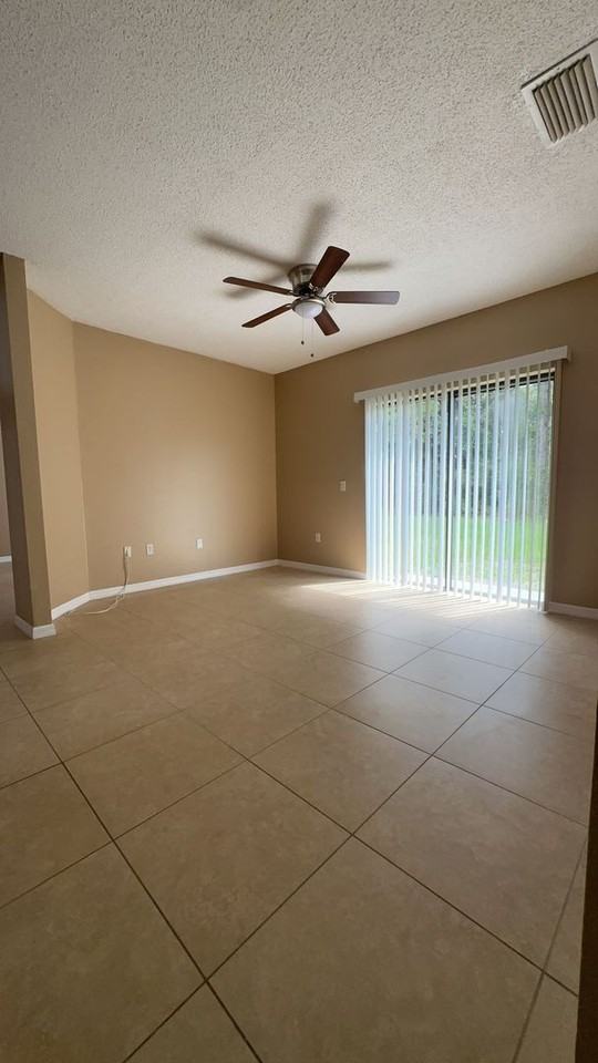 850 Glastonbury Dr - Photo 3 of 33