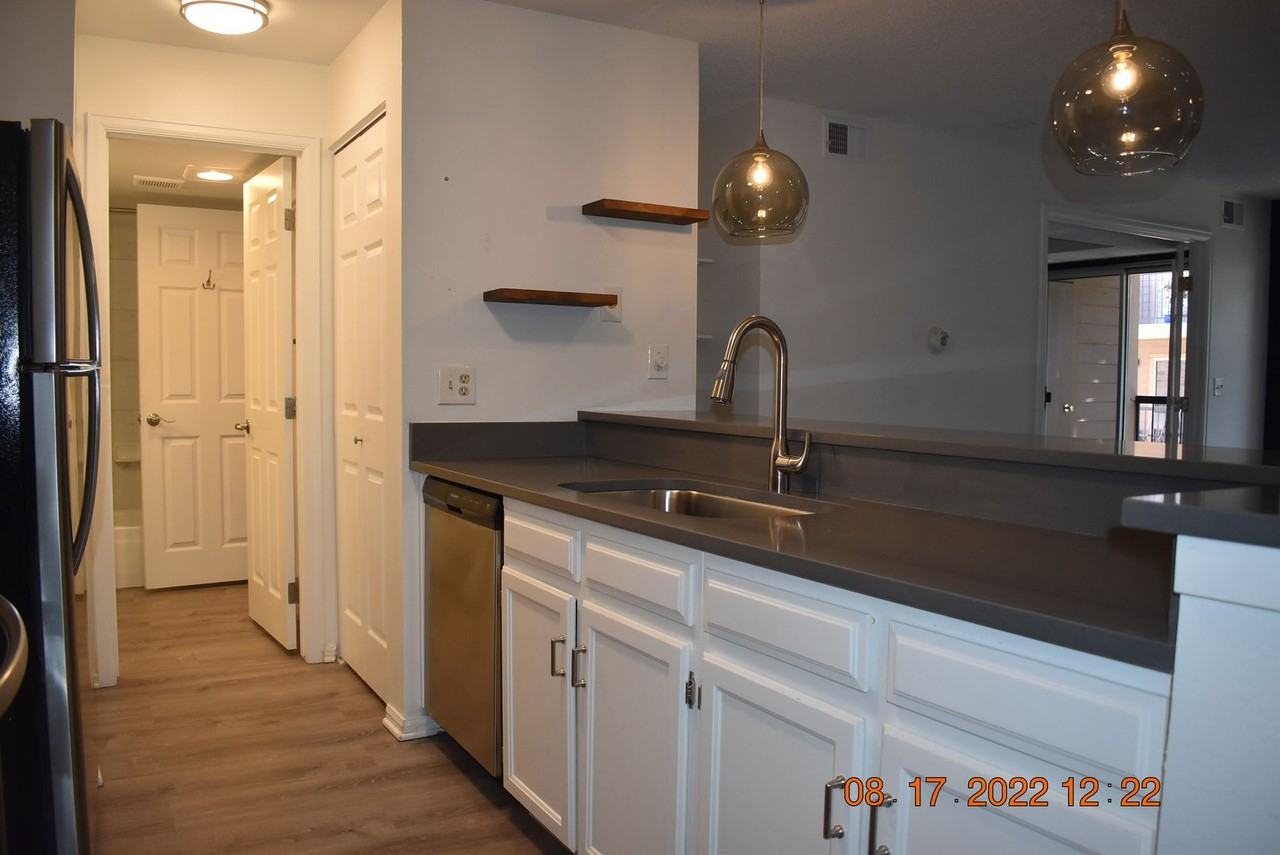 4899 S Dudley St Apt H14 - Photo 5 of 15