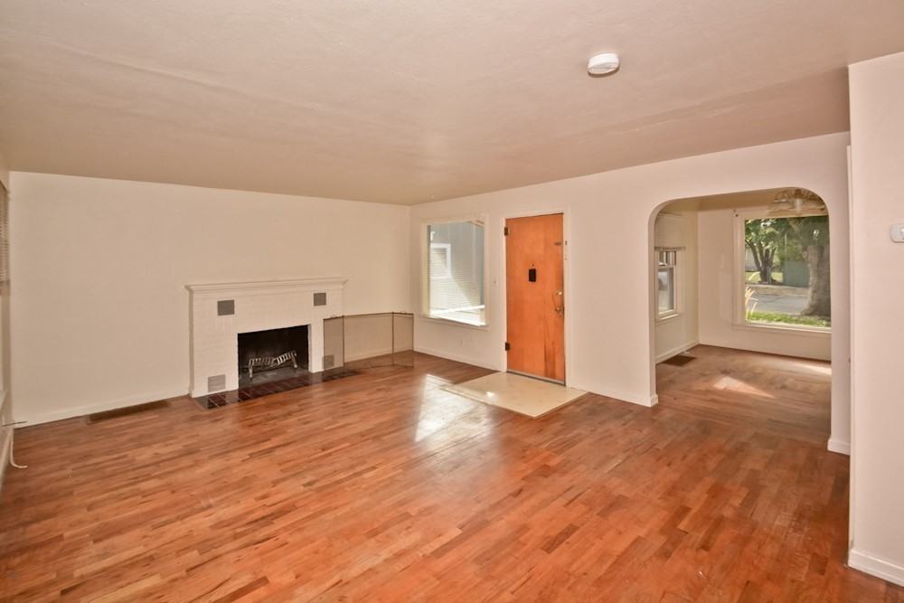 1714 W Heron St - Photo 2 of 11