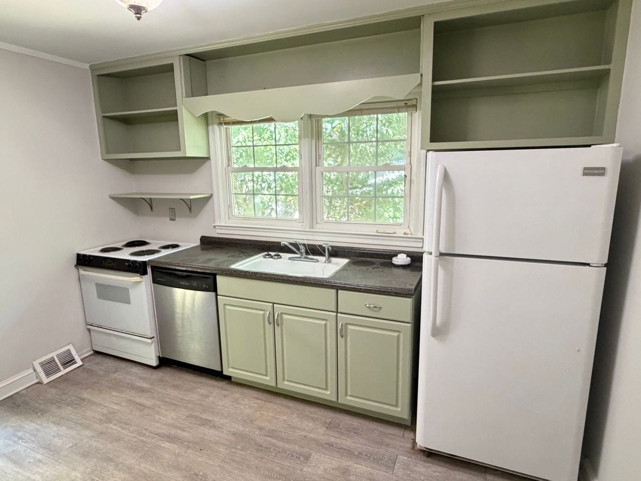 35 Jefferson Cir - Photo 5 of 14