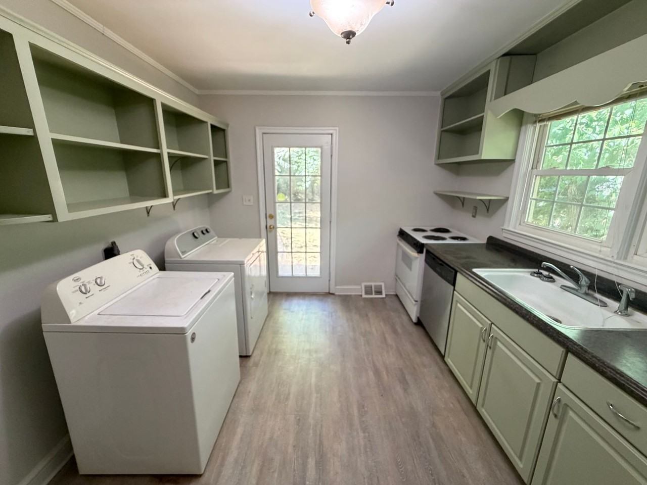 35 Jefferson Cir - Photo 7 of 14