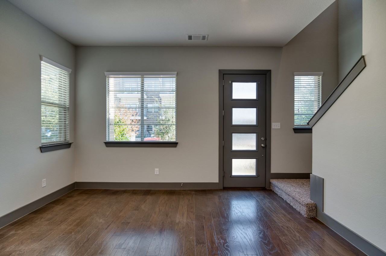 216 Wimberly St - Photo 3 of 23