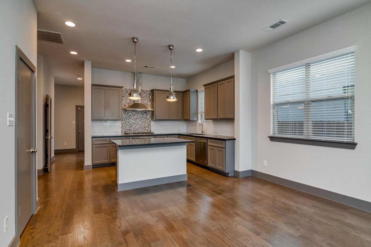 216 Wimberly St - Photo 4 of 23