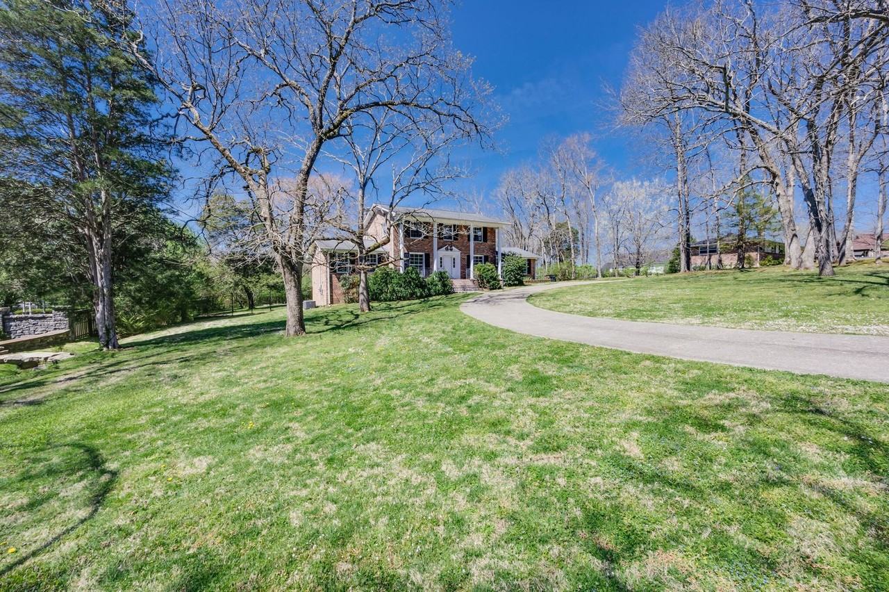 795 Greeley Dr - Photo 4 of 44
