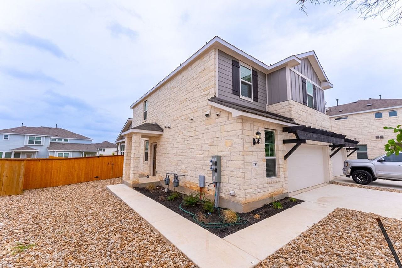 2246 Rocoso Trl - Photo 4 of 33