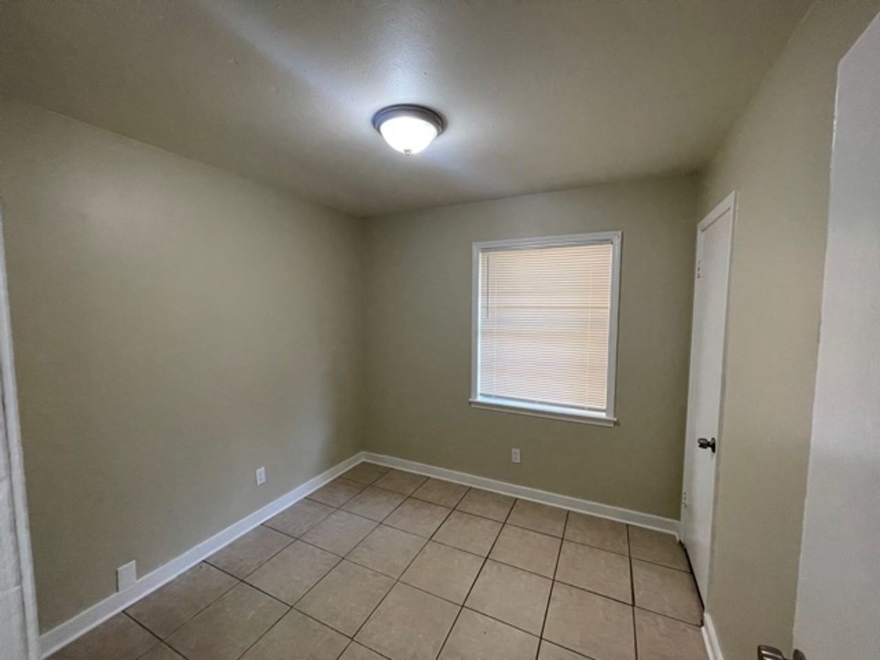 618 Frayser Dr - Photo 3 of 12