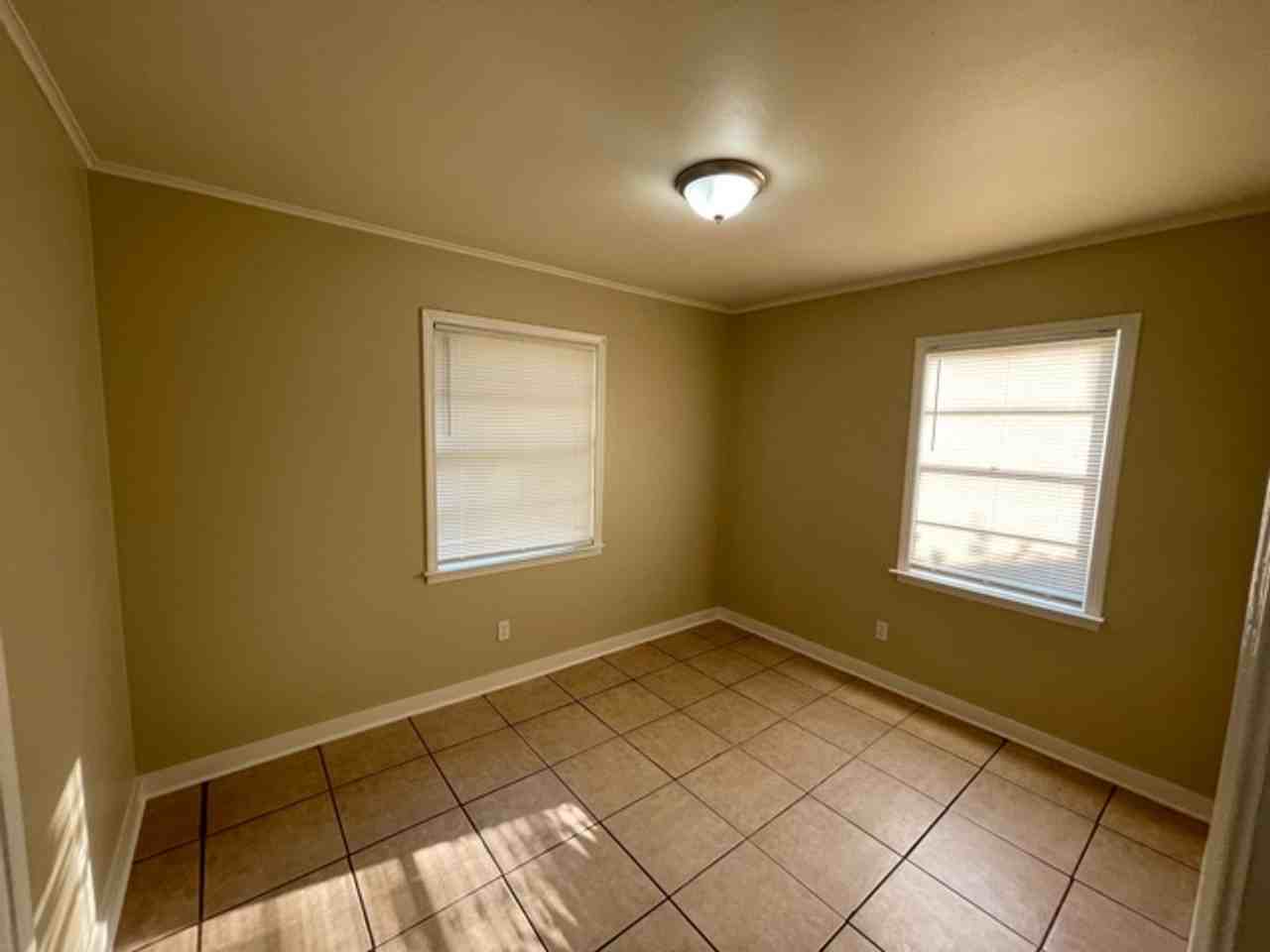 618 Frayser Dr - Photo 4 of 12