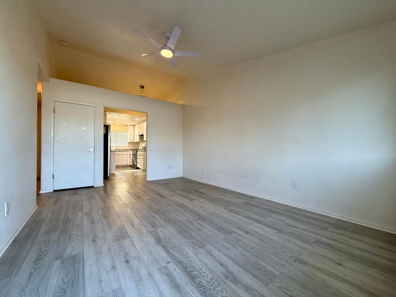 405 S 6th St - Photo 2 of 14