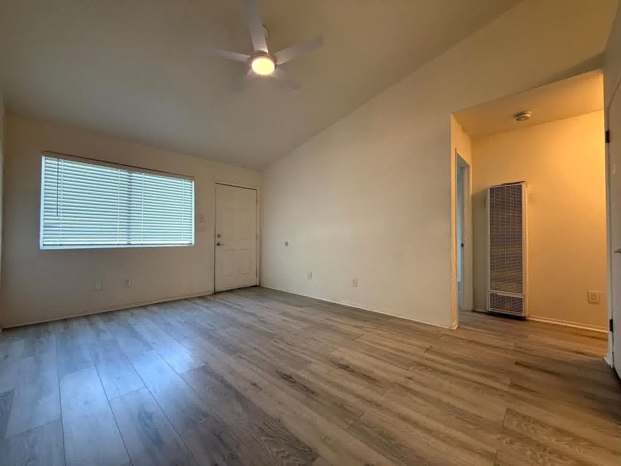 405 S 6th St - Photo 3 of 14