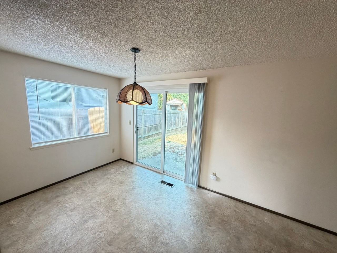 2713 S 7th St - Photo 4 of 30
