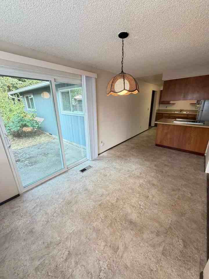 2713 S 7th St - Photo 5 of 30