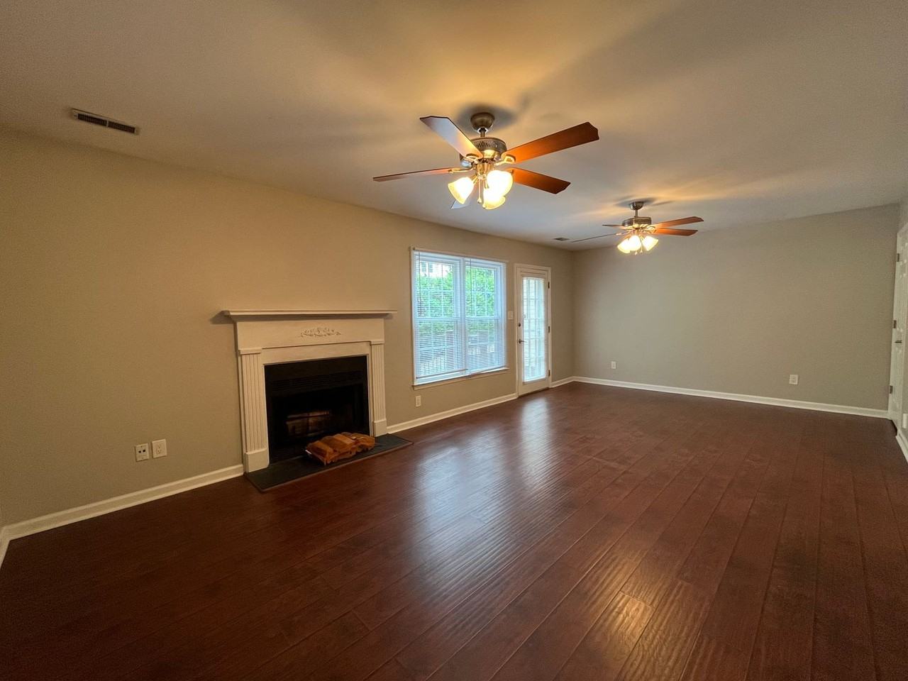 7406 Ashbury Ct - Photo 3 of 27