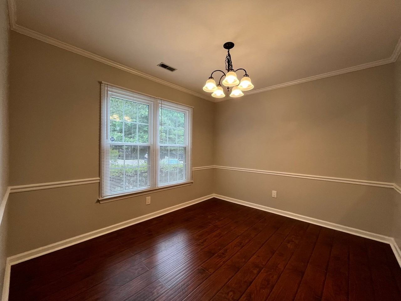 7406 Ashbury Ct - Photo 7 of 27
