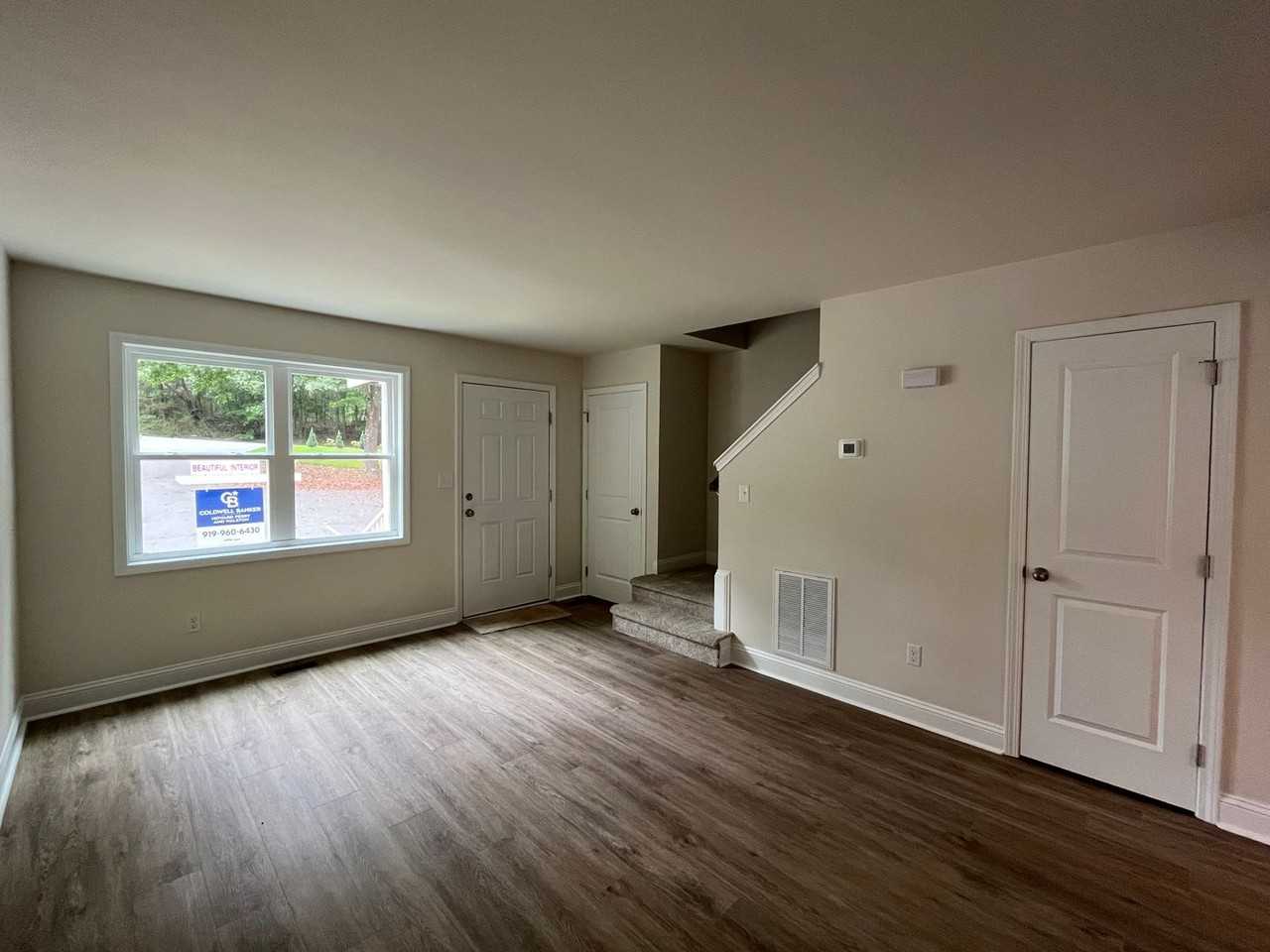 212 N Peartree Ln - Photo 7 of 17