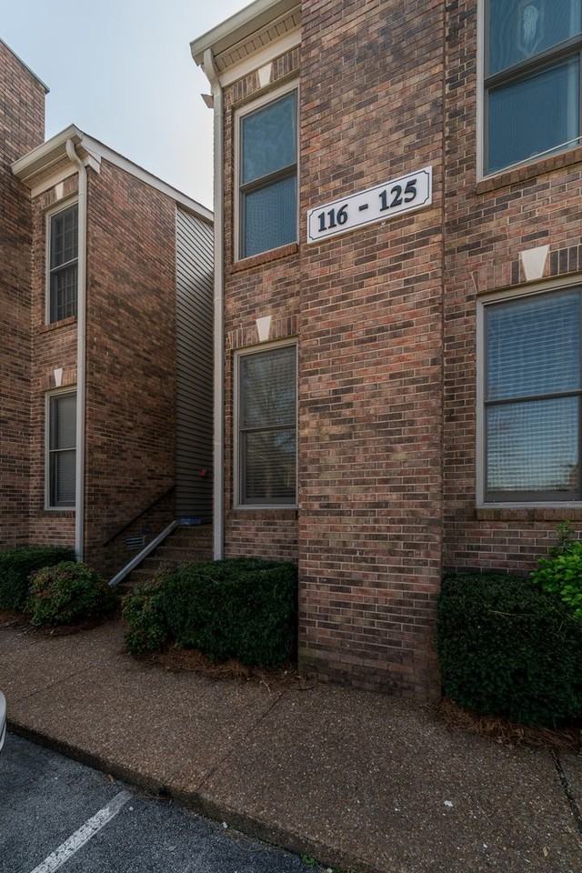 121 Sloan Rd - Photo 2 of 18