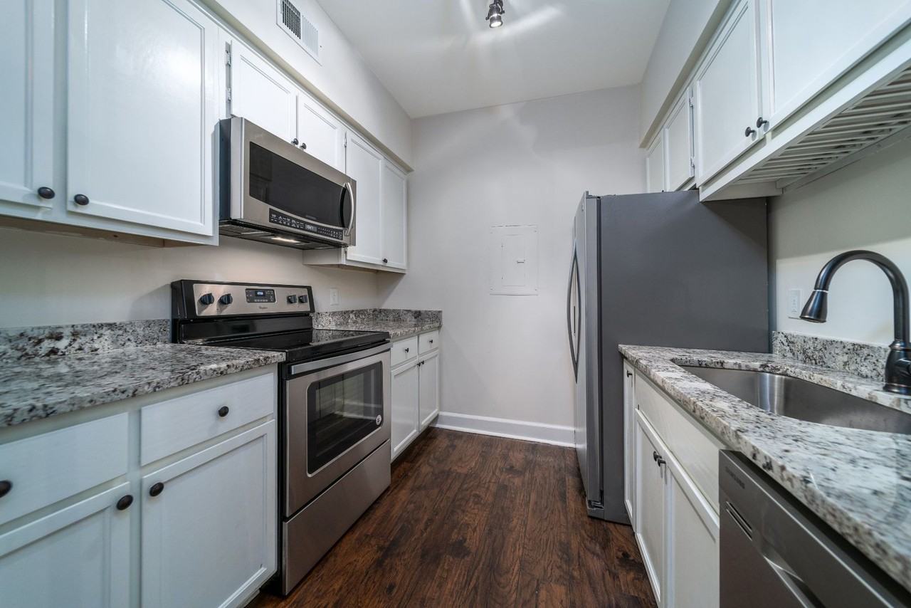 121 Sloan Rd - Photo 6 of 18