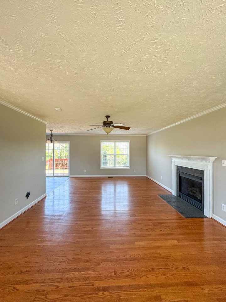 95 Gloucester Ct - Photo 5 of 32