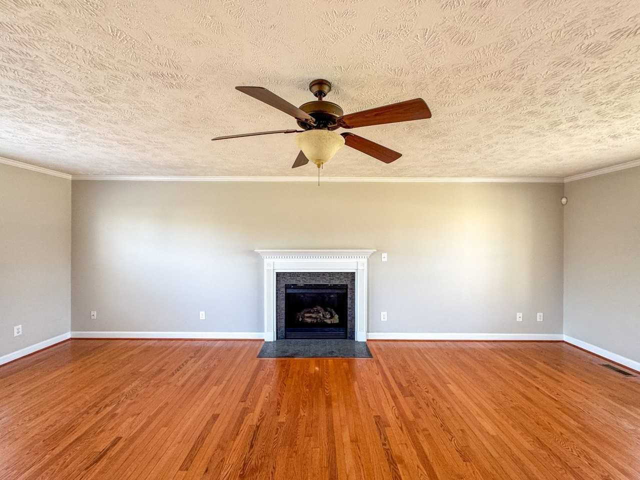 95 Gloucester Ct - Photo 6 of 32
