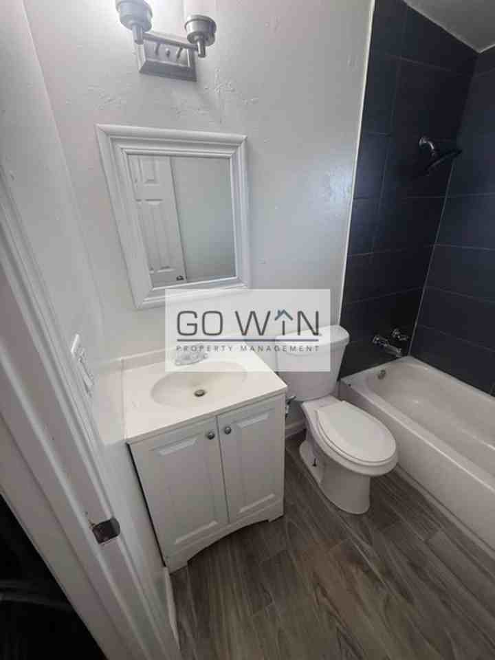 925 W Cheryl Dr - Photo 4 of 15