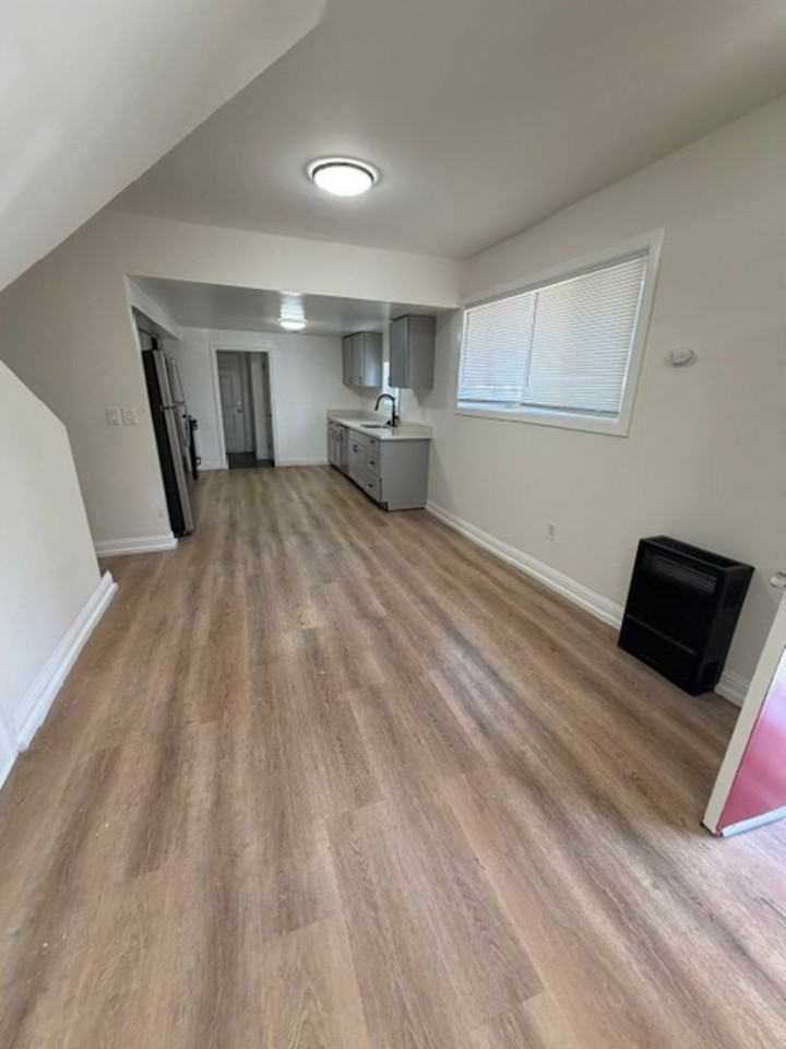 2329 Humboldt Ave - Photo 2 of 11