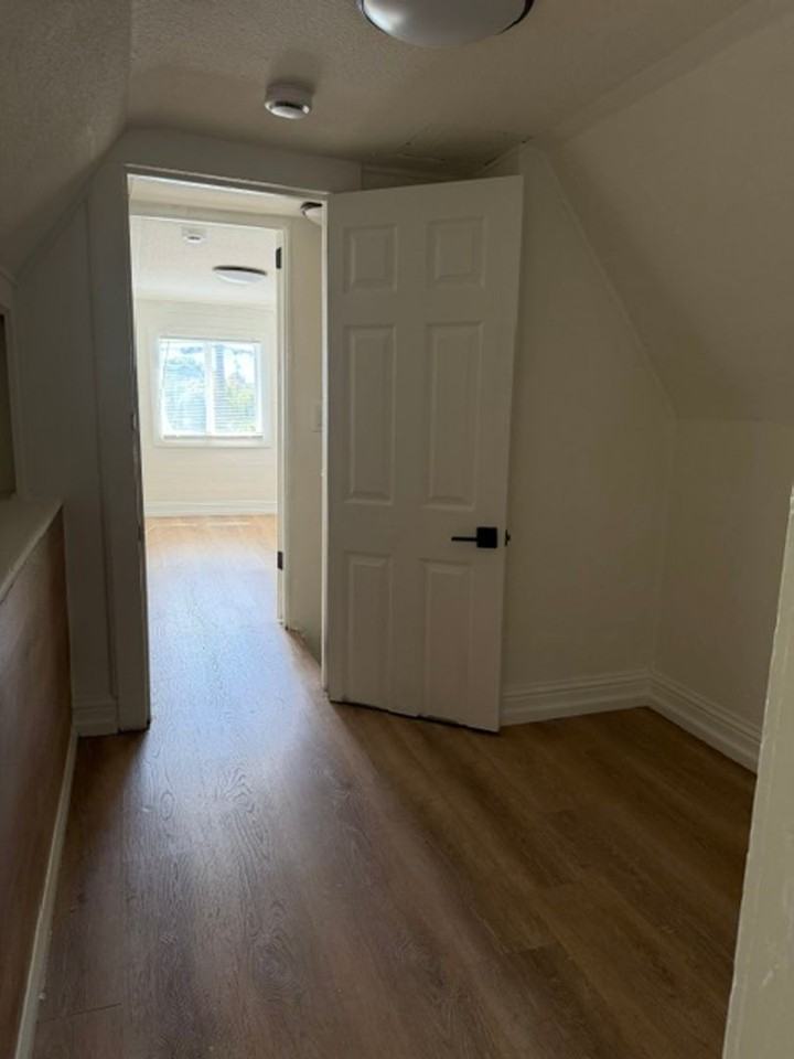 2329 Humboldt Ave - Photo 3 of 11
