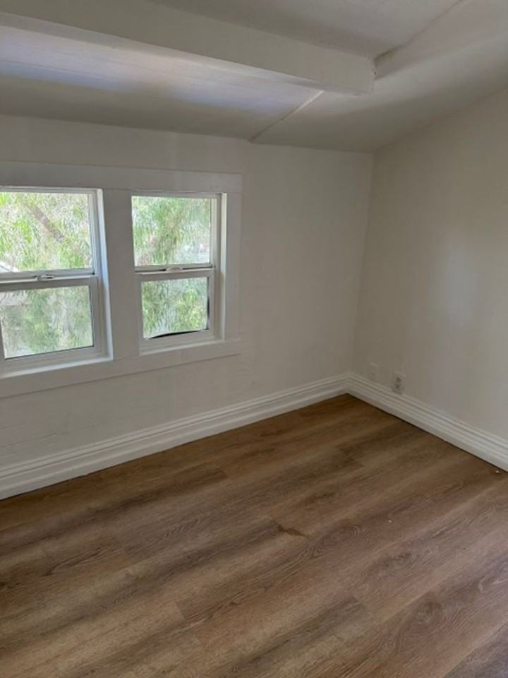 2329 Humboldt Ave - Photo 6 of 11