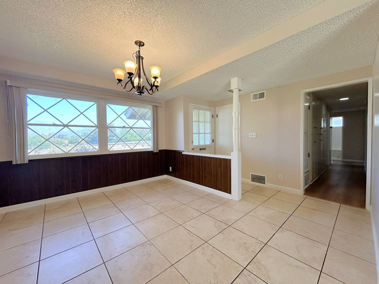 238 E Sunset Dr N - Photo 5 of 24