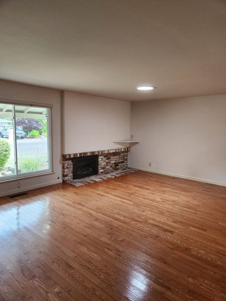 6836 Oakmont Dr - Photo 6 of 24