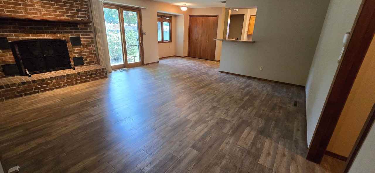 1438 S John Ave - Photo 2 of 12