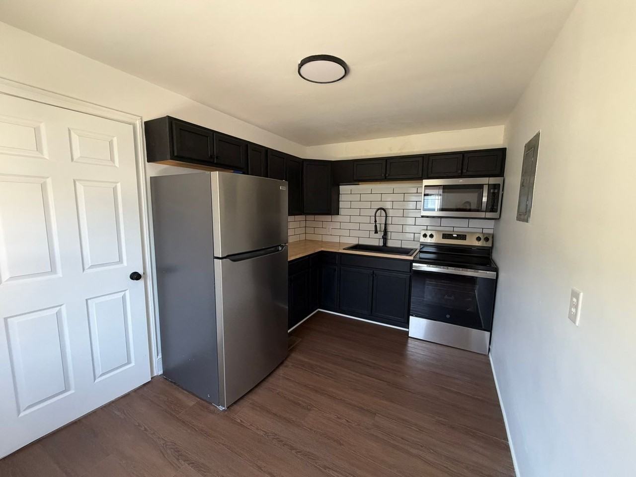 120 Eastwood Ave - Photo 2 of 10