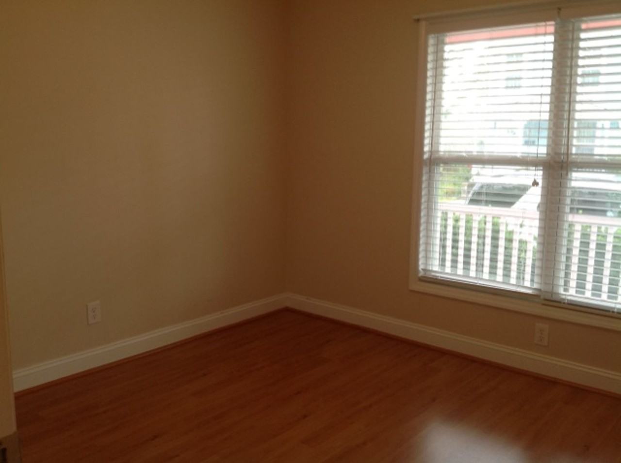 219 Fleming St - Photo 5 of 8