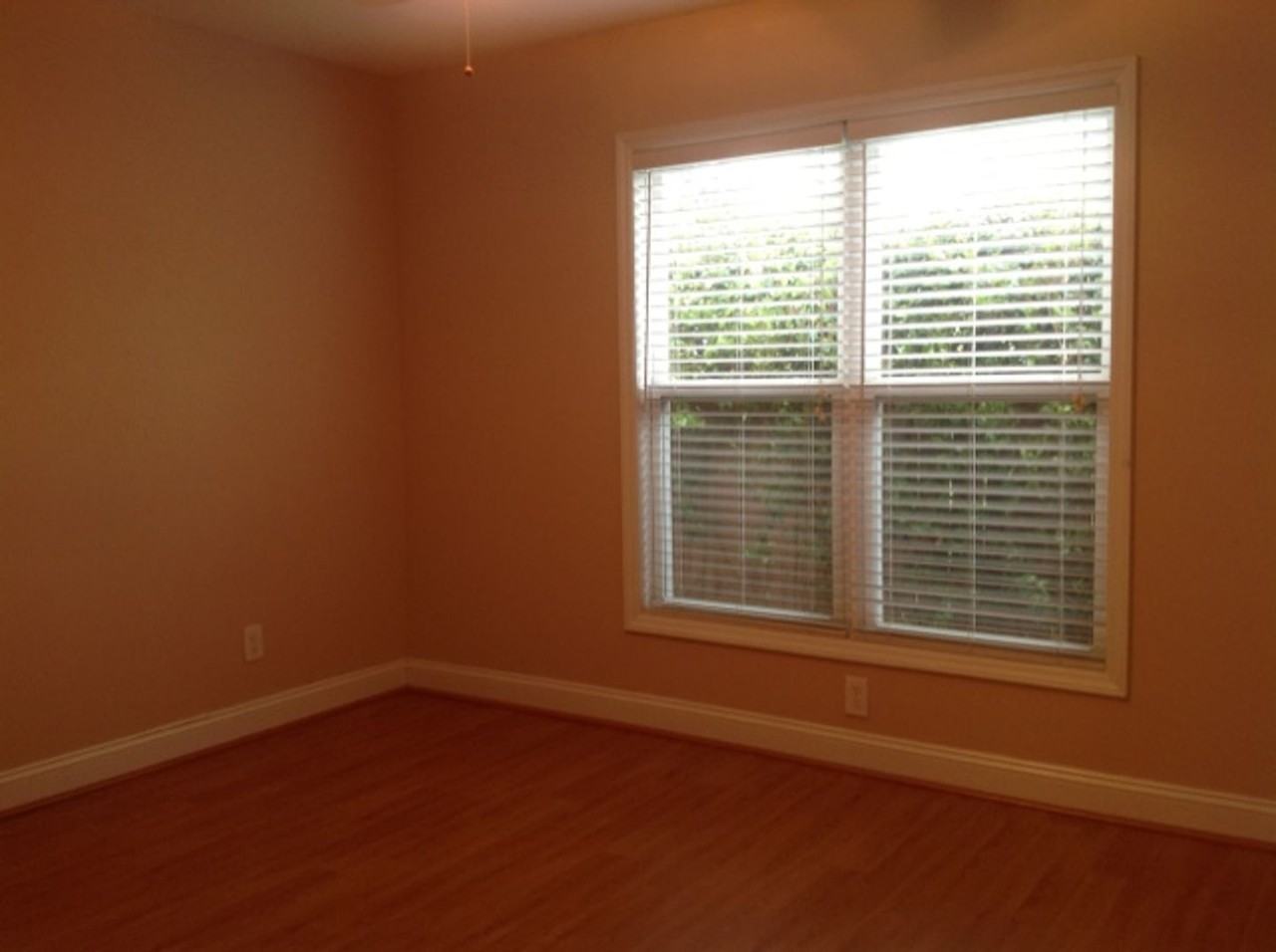 219 Fleming St - Photo 6 of 8