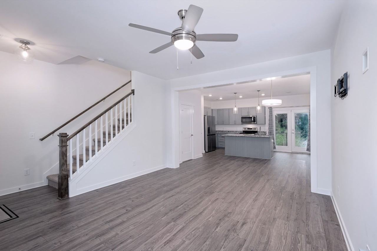 2416 Danilynn Dr - Photo 4 of 13