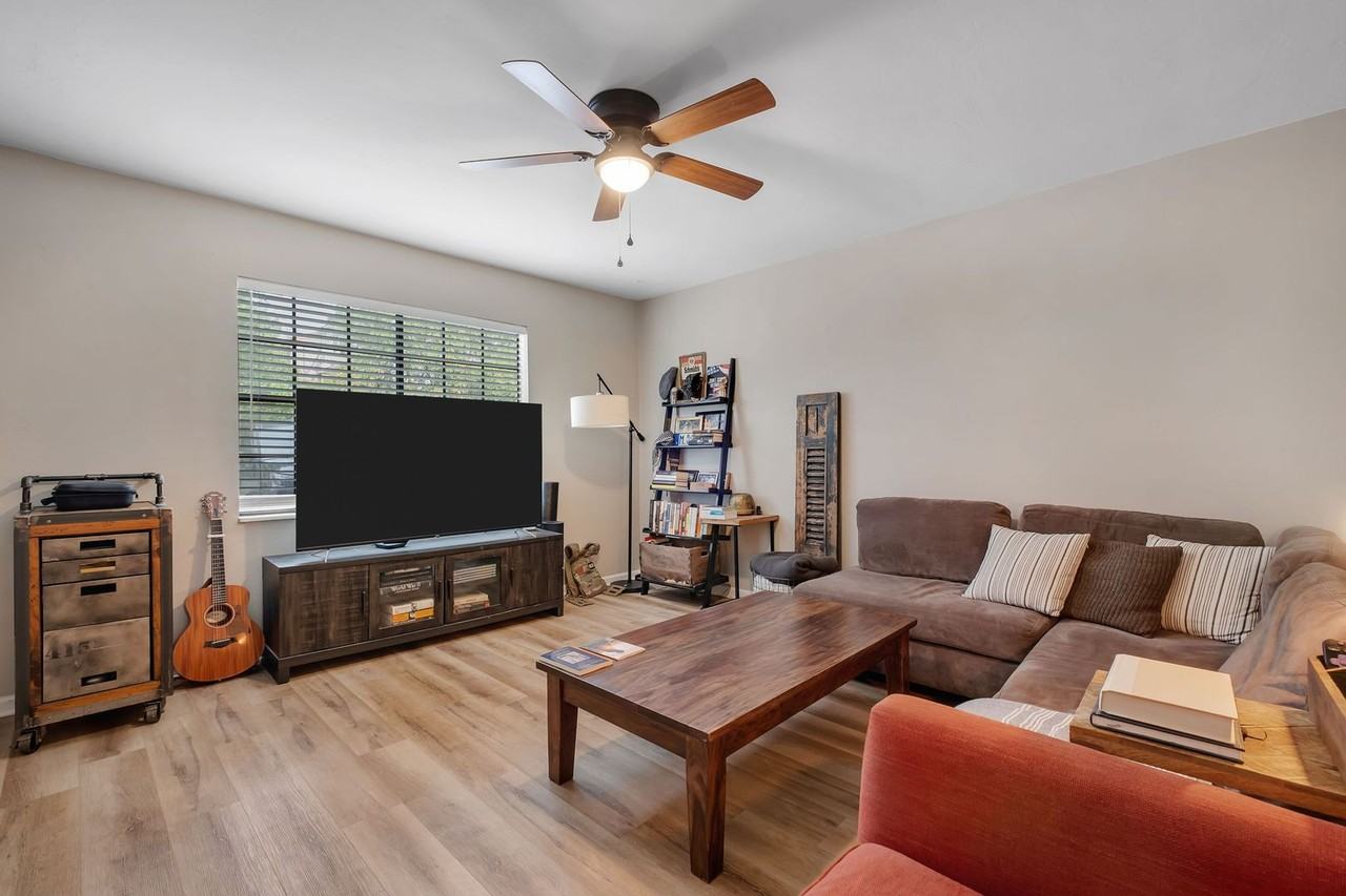 242 Lake Ella Dr - Photo 4 of 20