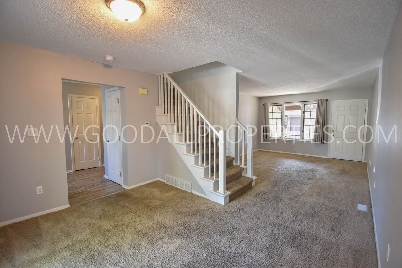 6001 Creston Ave #31 - Photo 4 of 31