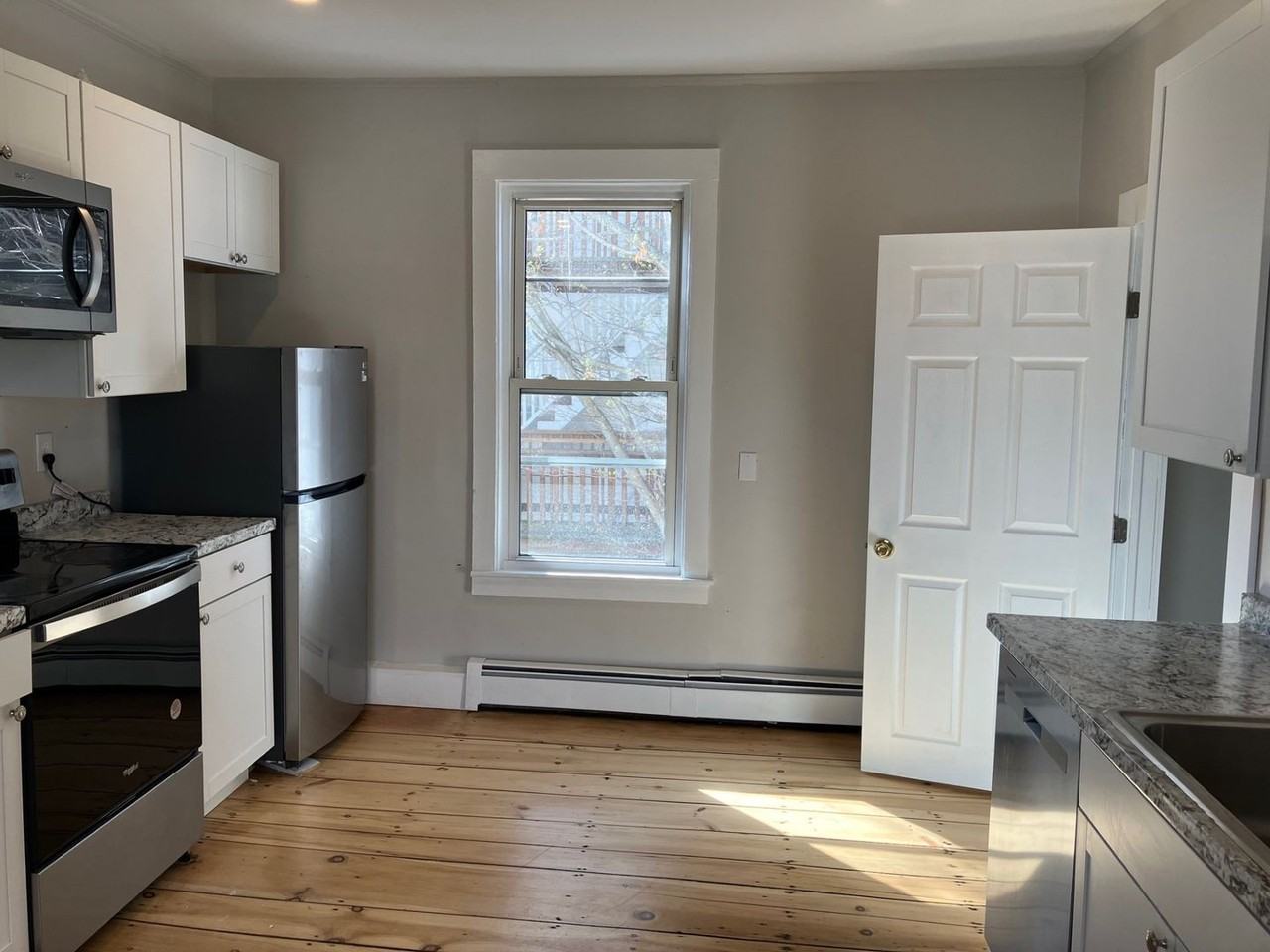 87 Pool St - Photo 3 of 12