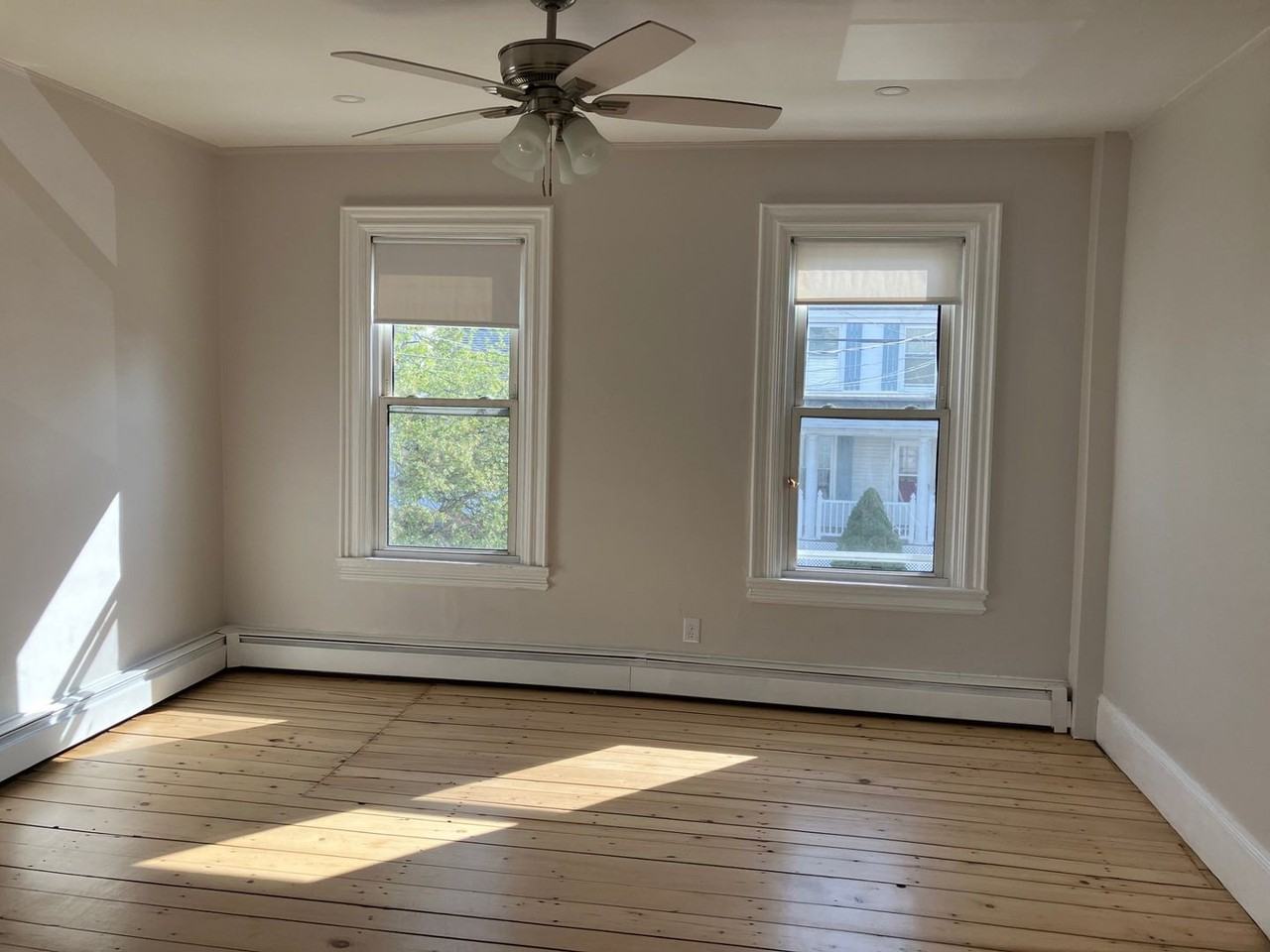 87 Pool St - Photo 4 of 12