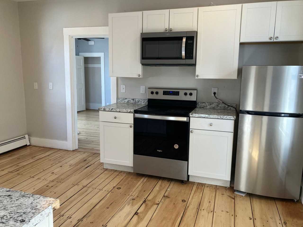 87 Pool St - Photo 5 of 12