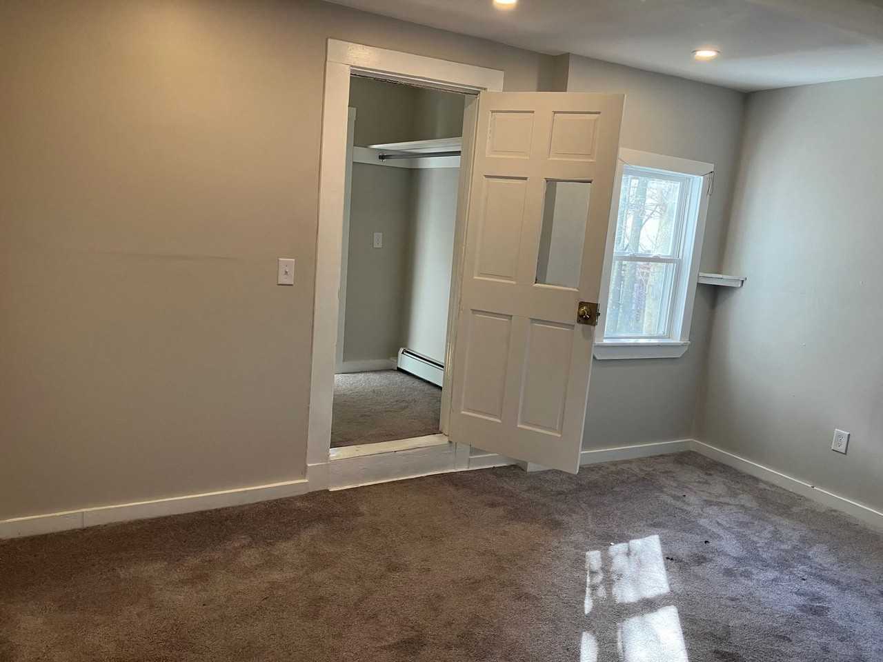 87 Pool St - Photo 7 of 12