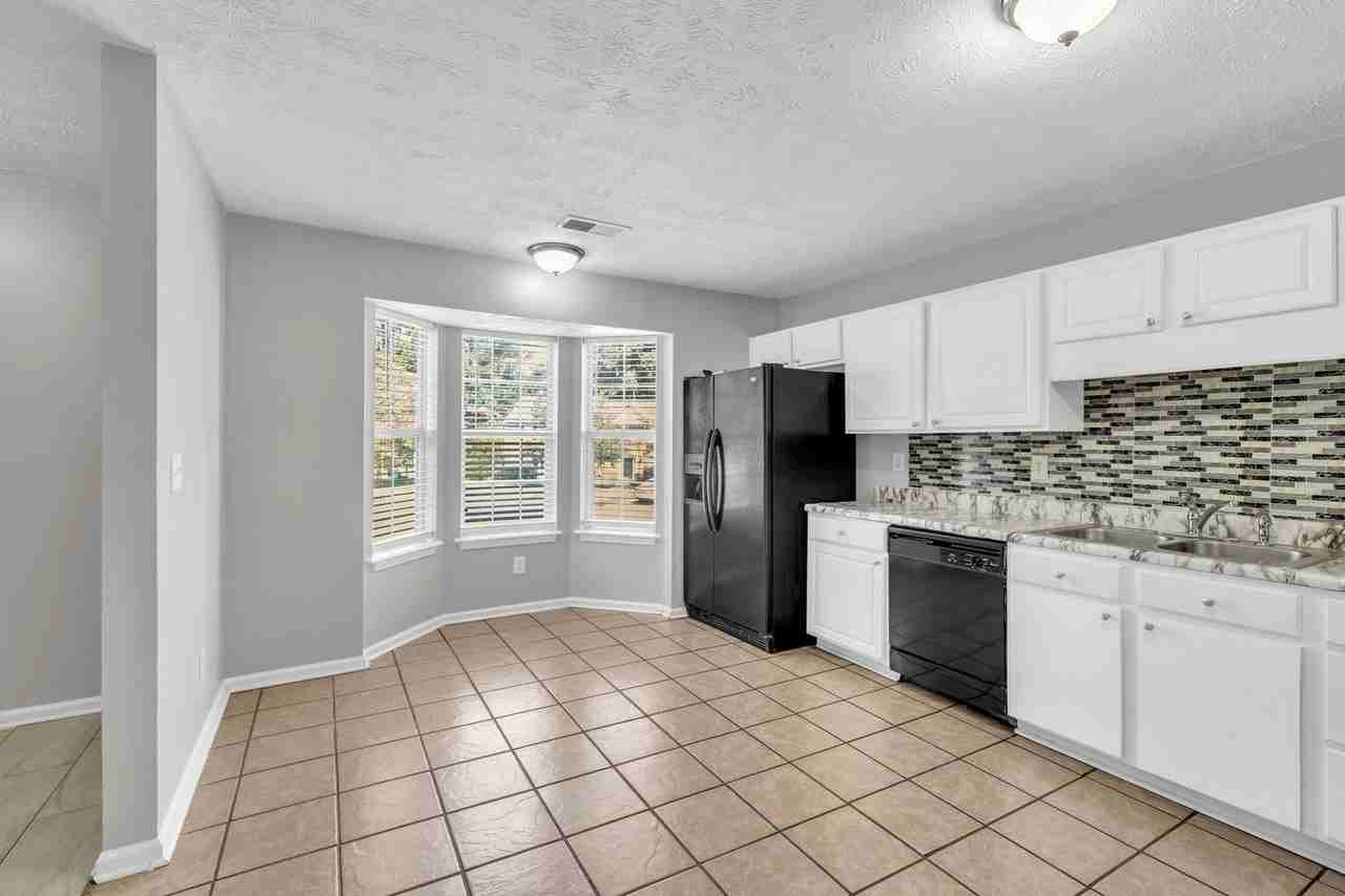 3061 Majestic Park Ct - Photo 3 of 19