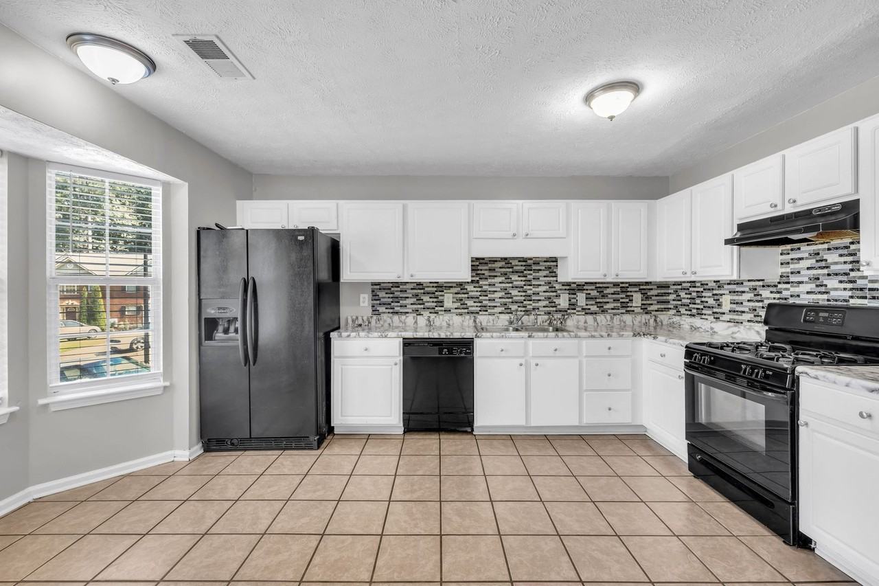 3061 Majestic Park Ct - Photo 4 of 19
