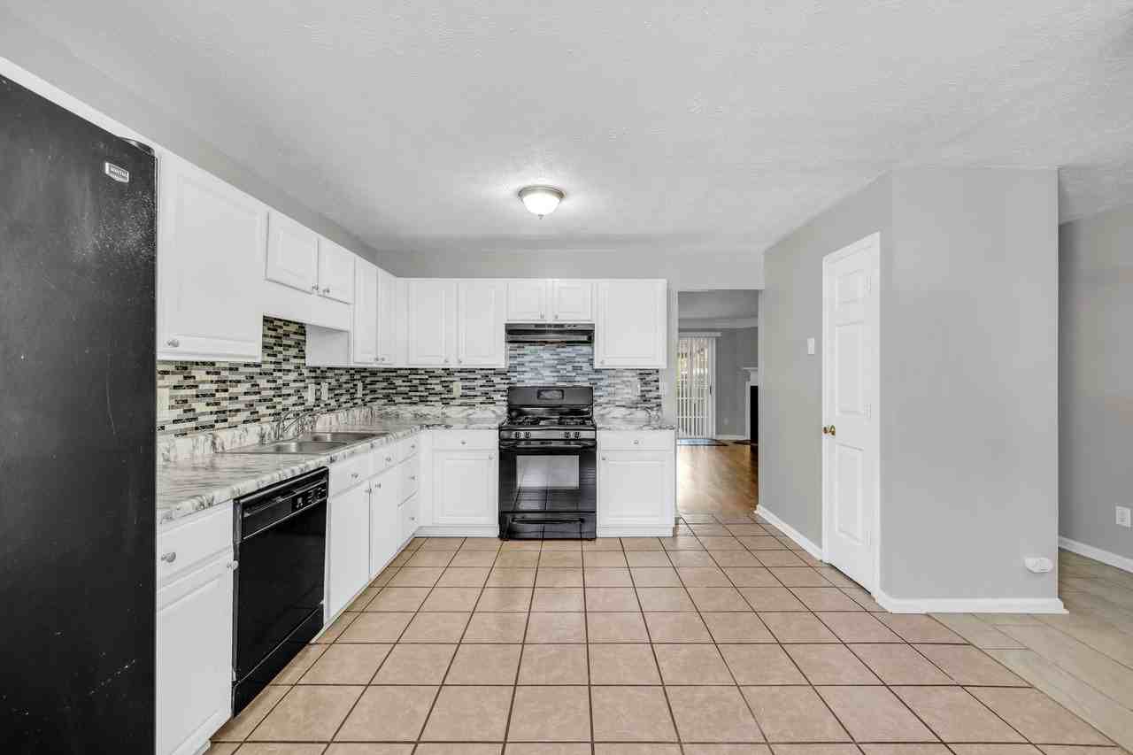 3061 Majestic Park Ct - Photo 5 of 19